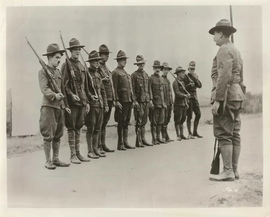 从军记 Shoulder Arms‎ (1918)
