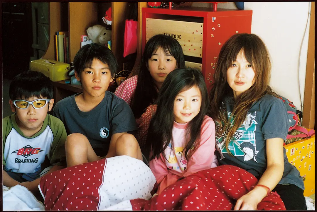 无人知晓 誰も知らない (2004)