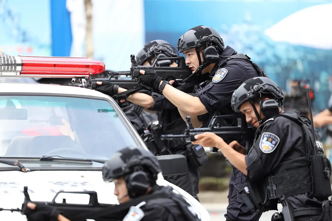 特警使命之狙击风暴 (2022)