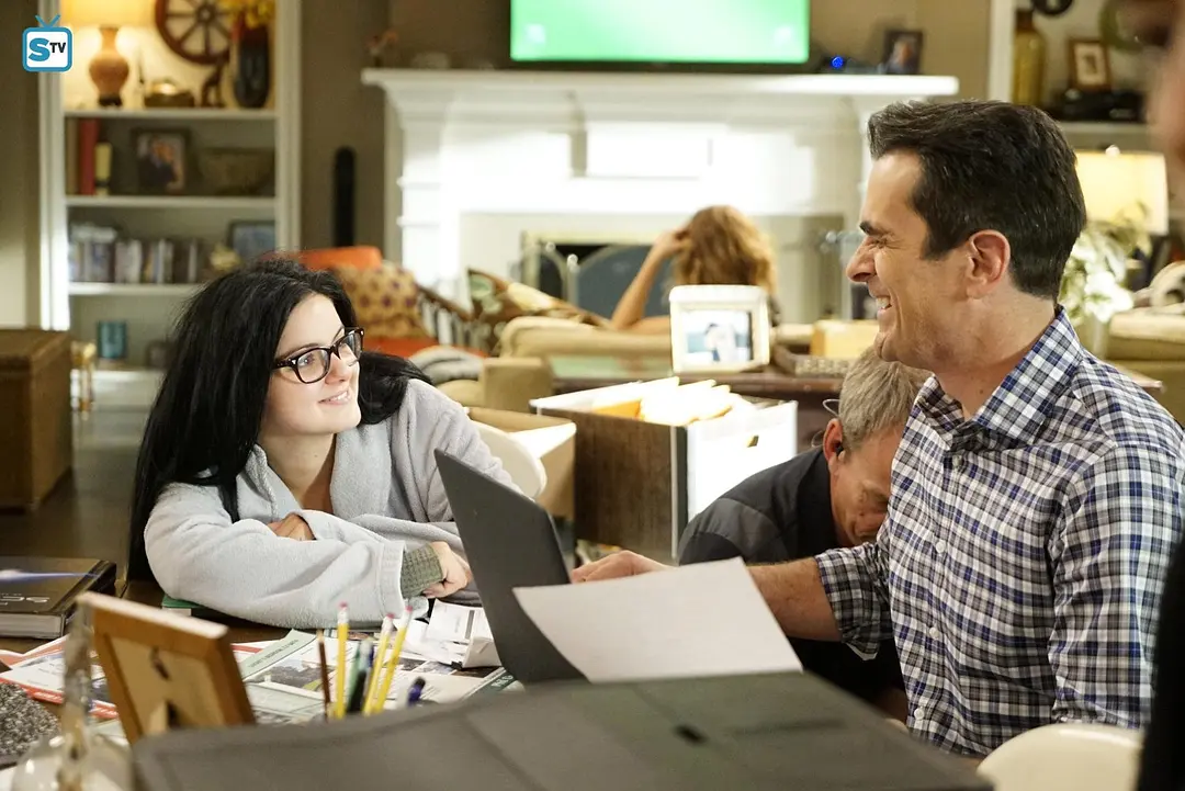 摩登家庭 第八季 Modern Family Season 8 (2016)