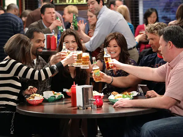 燃情克利夫兰 第一季 Hot in Cleveland Season 1 (2010)