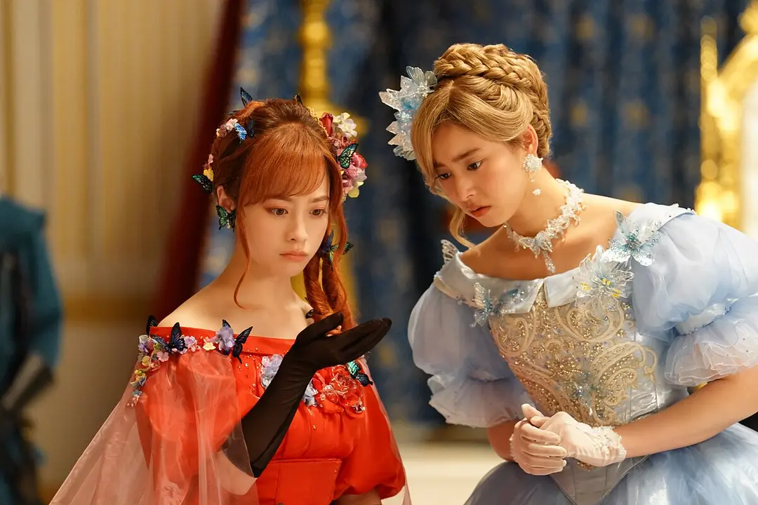 神探小红帽 赤ずきん、旅の途中で死体と出会う。 (2023)