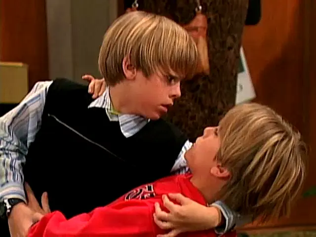 小查与寇弟的顶级生活 第一季 The Suite Life of Zack and Cody Season 1 (2005)