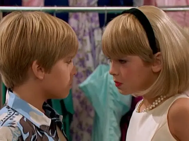 小查与寇弟的顶级生活 第一季 The Suite Life of Zack and Cody Season 1 (2005)