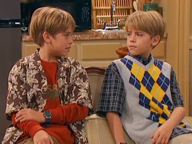 小查与寇弟的顶级生活 第一季 The Suite Life of Zack and Cody Season 1 (2005)